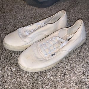 White / Cream Vans Classic